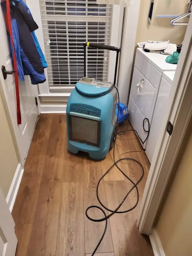 Commercial dehumidifier deployed for Crawl Space Restoration in Oakland